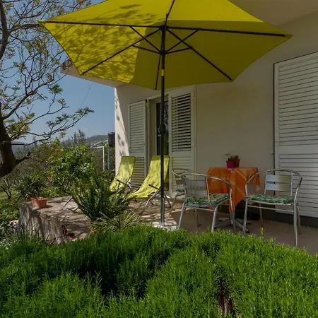 Flower House بيت للعطل
