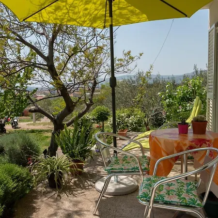 بيت للعطل Flower House Kaštela