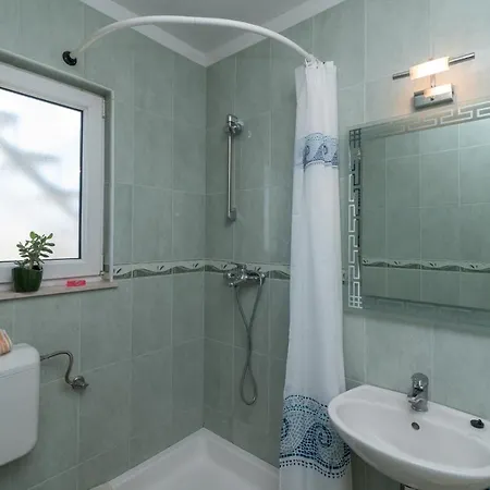 بيت للعطل Flower House Kaštela
